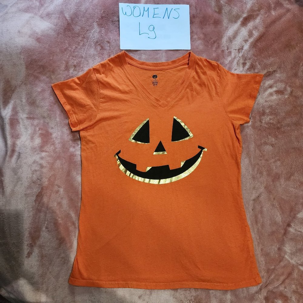 Womens L Autumn Pumpkin Jack-o-Lantern Foil Face V-neck Halloween Graphic Tee